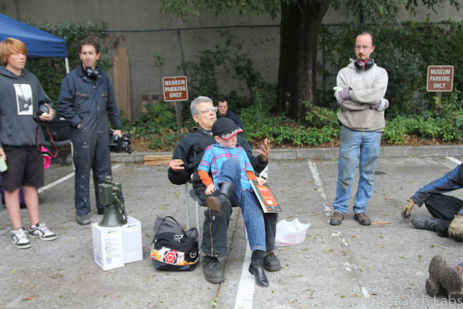 Mark Pauline and Jake Eddie start the crew meeting