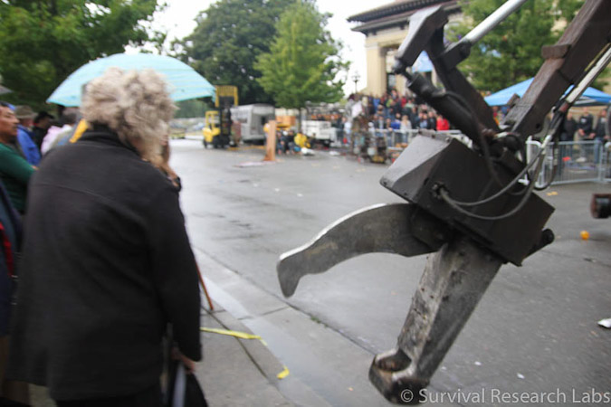 Big Arm vs Stick Wheel Robot