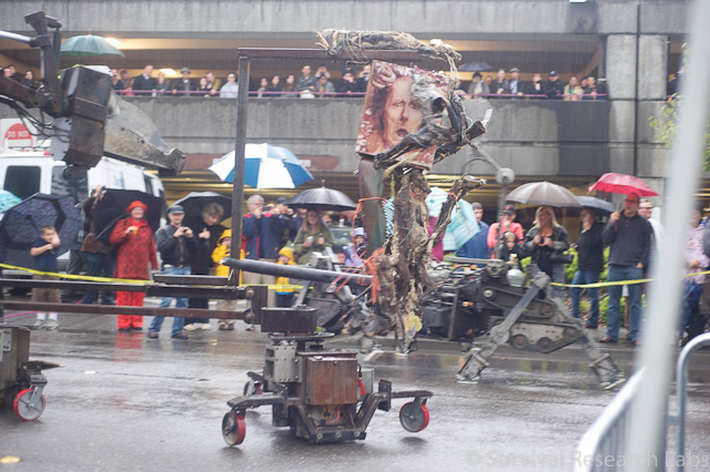 Coyote Ugly Man on Dual Mules, Running Machine
