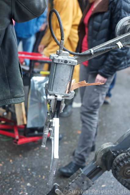 Running Machine claw picked up a splinter